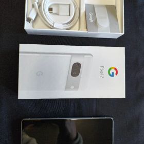 Pixel7 白 ホワイト 128ＧＢ 中古美品 おまけのケース3個付き