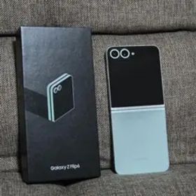 【超美品・ほぼ未使用】Galaxy Z Flip6 au版SIMフリー Mint