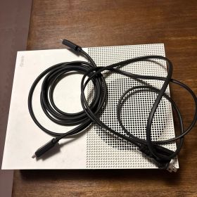 Microsoft Xbox One S 1TB 本体