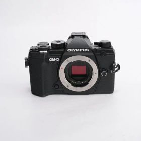 【中古】 (オリンパス) OLYMPUS OM-D E-M5 MARK III (3) ボディ ブラック【中古カメラ デジタル一眼】 ランク：B