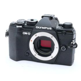 【中古】 《美品》 OLYMPUS OM-D E-M5 Mark III ボディ ブラック 【シャッターユニット交換/各部点検済】 [ デジタルカメラ ]