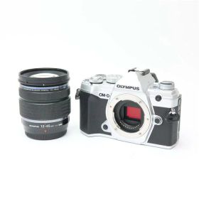 【中古】 《並品》 OLYMPUS OM-D E-M5 Mark III 12-45mm F4 PRO レンズキット シルバー 【吊り金具取付部調整/背面液晶ヒンジ部品交換/各部点検済】 [ デジタルカメラ ]