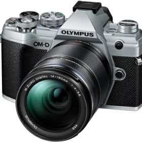 【中古】（新古品） OLYMPUS ミラーレス一眼カメラ OM-D E-M5 MarkIII 14-150mmIIレンズキット シルバー