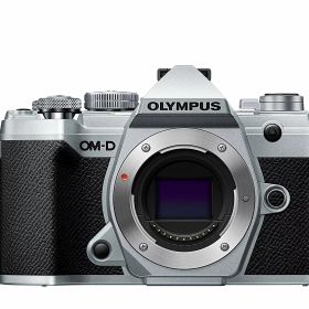 【中古】【非常に良い】OLYMPUS ミラーレス一眼カメラ OM-D E-M5 MarkIII ボディー シルバー