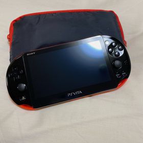 プレイステーションヴィータ(PlayStation Vita)の【充電付】PS Vita Wi-Fiモデル ブラック＆レッド PCH-2000(家庭用ゲーム機本体)