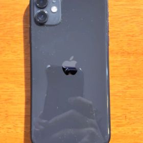 Apple iPhone 11 ブラック 本体