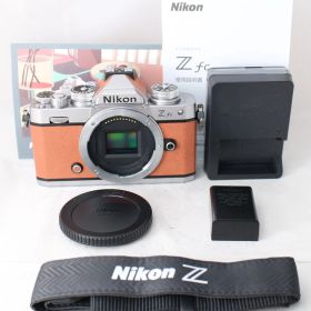 ☆プレミアムエクステリア張替済（アンバーブラウン）・ショット数7176☆ Nikon ミラーレス一眼カメラ Z fc ボディ Zfc シルバー #3416