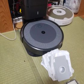 ルンバ i3+ クリーンベース付き｜自動ゴミ収集ロボット掃除機
