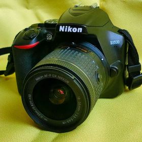 ニコン D3500 シャッター7300回 美品