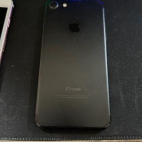 Apple iPhone 7 ブラック