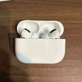 AirPods Pro初代