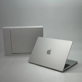 新品同様 美品 MacBook Air 13インチ M4 2025 10コアCPU 8コアGPU MW0W3J/A 16GB 256GB 充放電回数2回 バッテリー最大容量100% 【C5967-80】