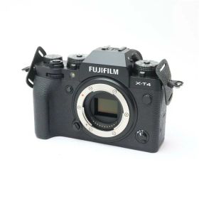 【中古】 《良品》 FUJIFILM X-T4 ボディ ブラック [ デジタルカメラ ]