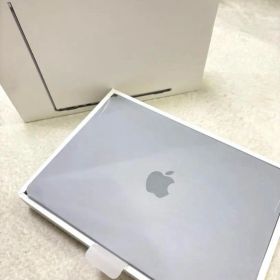 MacBook Air M2 13.6インチ 8GB 256GB ほぼ未使用