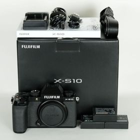 [美品｜シャッター数1,118回] FUJIFILM X-S10 [ボディ] / 富士フイルムXマウント