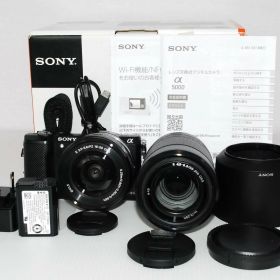 【中古】【非常に良い】SONY α5000 ダブルズームレンズキット(ブラック／デジタル一眼)