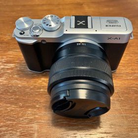 【SALE】稼働品 FUJIFILM X-A1 ズームレンズ 充電器付