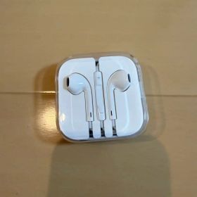 Apple EarPods with 3.5mm Jack