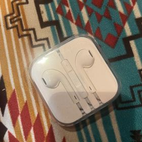 Apple EarPods ホワイト 未開封 純正 イヤホンジャック 新品未使用
