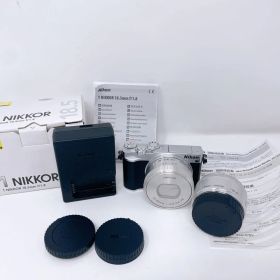 Nikon 1 J5 ミラーレスカメラ 10-30mm & 18.5mm レンズ