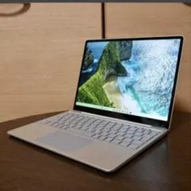 Surface Laptop Go（1035G1/4GB/64GB）美品