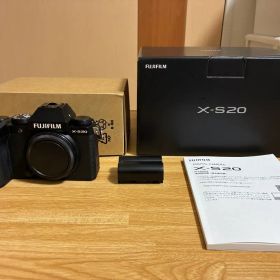 FUJIFILM x-s20