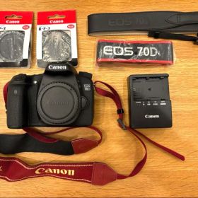 Canon EOS 70D デジタル一眼レフ 本体+おまけ付き