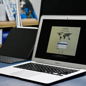 Apple MacBook Air 2015 13インチ