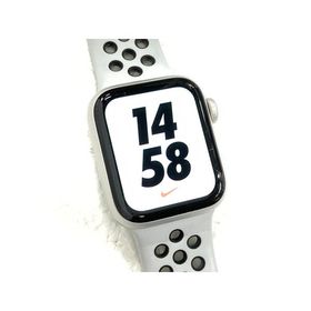 中古 Apple Watch Series4 Nike+ GPS 40mm シルバーアルミニウムケース ピュアプラチナム／ブラックNikeスポーツバンド MU6G2J/A ※バッテリ残量少なめ