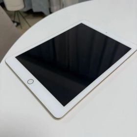 iPad第5世代本体 シルバー ホワイト ゴールド