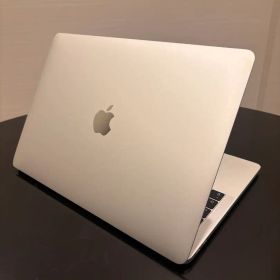 MacBook Pro 13インチ i5 8GB 256GB シルバー2017