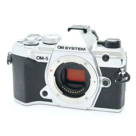 【中古】 《並品》 OM SYSTEM OM-5 ボディ シルバー 【センサークリーニング/各部点検済】 [ デジタルカメラ ]