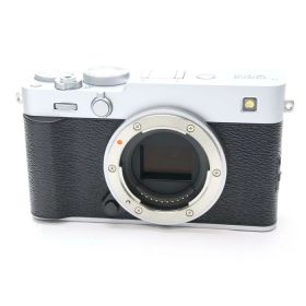 【中古】 《新同品》 FUJIFILM X-E5 ボディ シルバー 【ストラップ取付部部品交換/各部点検済】 [ デジタルカメラ ]
