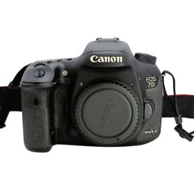 Canon キヤノン デジタル一眼レフカメラ EOS 7D Mark II