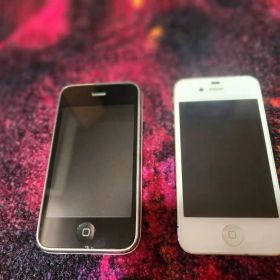 【動作品】iPhone 4s 32GB本体 iPhone 3gs 16GB 本体