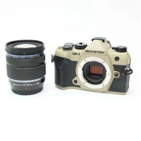 【中古】 《美品》 OM SYSTEM OM-5 Mark II 12-45mm F4.0 PRO レンズキット サンドベージュ [ デジタルカメラ ]