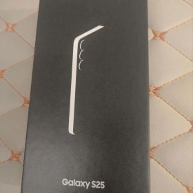 ほぼ新品 Samsung Galaxy S25 本体 SIMフリー