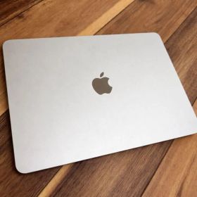 MacBook Air M4 15インチ 2025 新品 130,000円 中古 | ネット最安値の