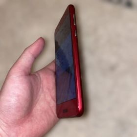 AQUOS SHV40レッド