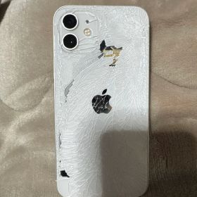 Apple iPhone 12ホワイト