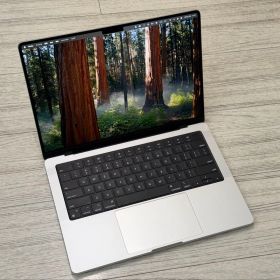 M4 MacBook Pro 2024 14インチ 16GB 512GBシルバー