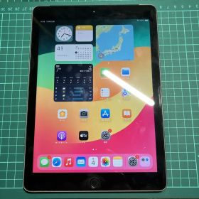 iPad6 第6世代 32GB Wi-Fi Cellular Docomo