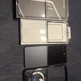 Samsung Galaxy Z Flip 7ブラック ケース付き