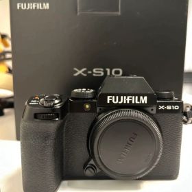 FUJIFILM X-S10