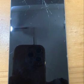 iPhone 15 Pro 512GB 画面ひびあり 顔認証出来ない