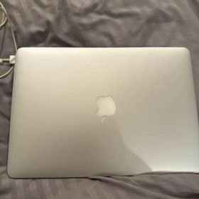 Apple MacBook Air 2017 13インチ