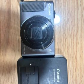Canon PowerShot SX620 HS 本体と充電器