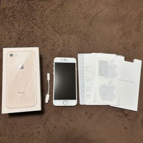 Apple iPhone 8 64GB SIMフリー 本体（箱、備品つき）
