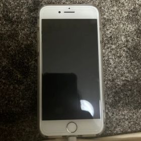 Apple iPhone 8 シルバー ケース付き