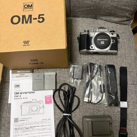 OM SYSTEM OM-5 ミラーレスカメラ 本体と付属品